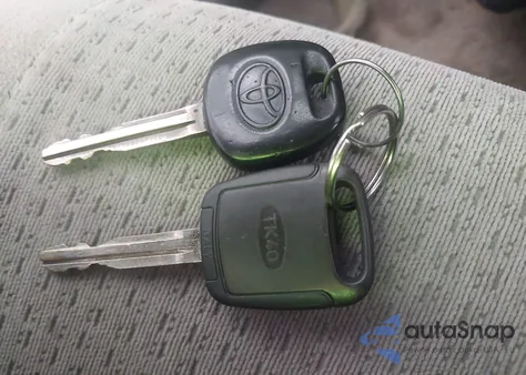 2005 Toyota Corolla Ce from USA, damaged, VIN 2T1BR32E05C325351